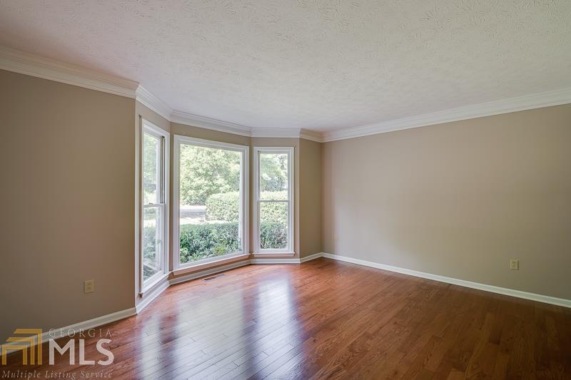 4635 Settles Point Rd, Suwanee, GA 30024 photo 8