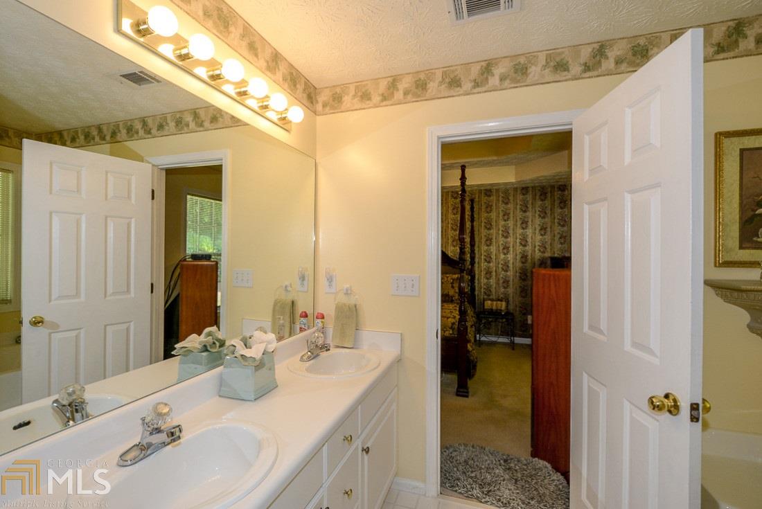 35 Spring Valley Cv, Covington, GA 30016 photo 18