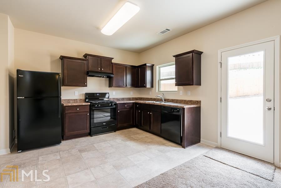 1081 Sutherland Dr, Winder, GA 30680 photo 4
