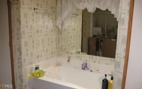 626 Hayes St, Toccoa, GA 30577 photo 4