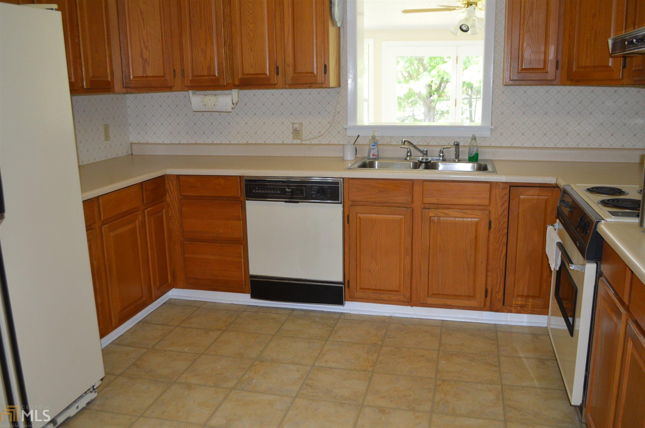 147 Pine Valley Dr, Toccoa, GA 30577 photo 2