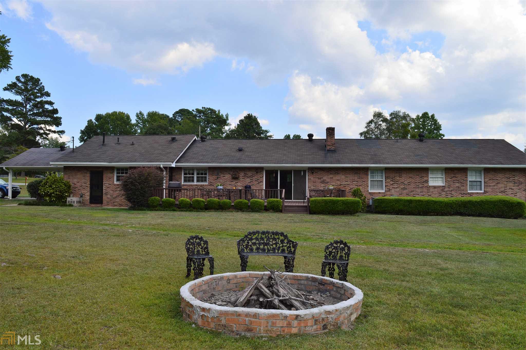 112 Cherokee Dr, Barnesville, GA 30204 photo 2