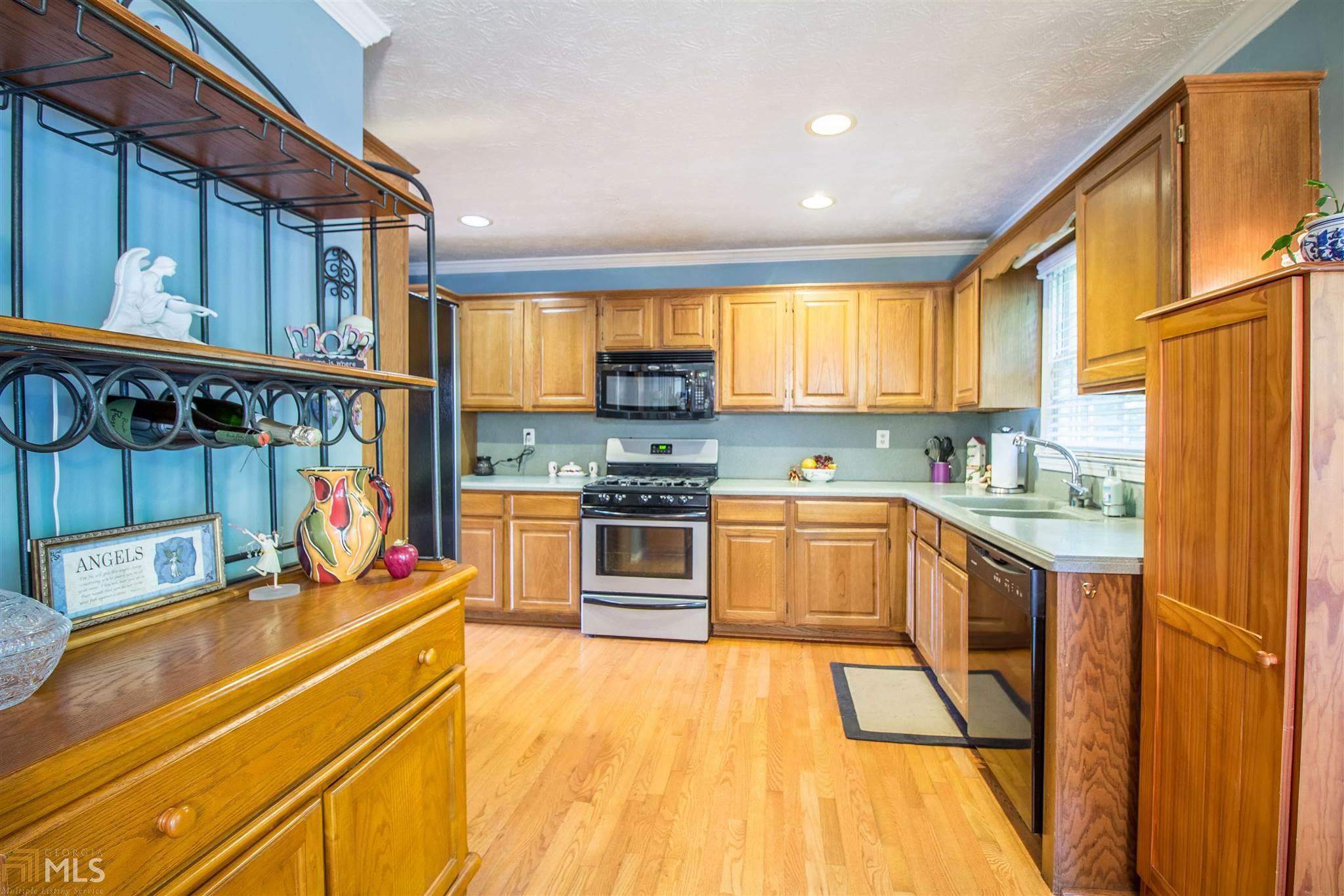 2010 Pendleton Pl, Suwanee, GA 30024 photo 8