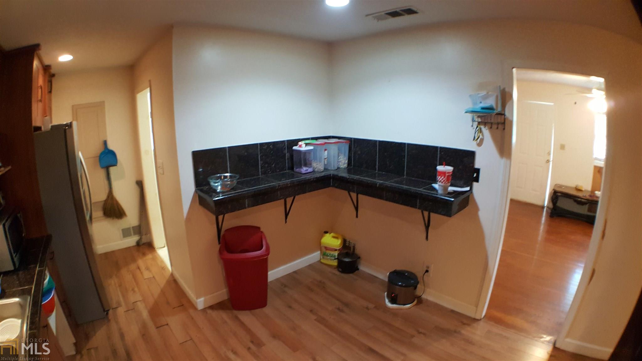 982 Laurel Ct, Morrow, GA 30260 photo 5