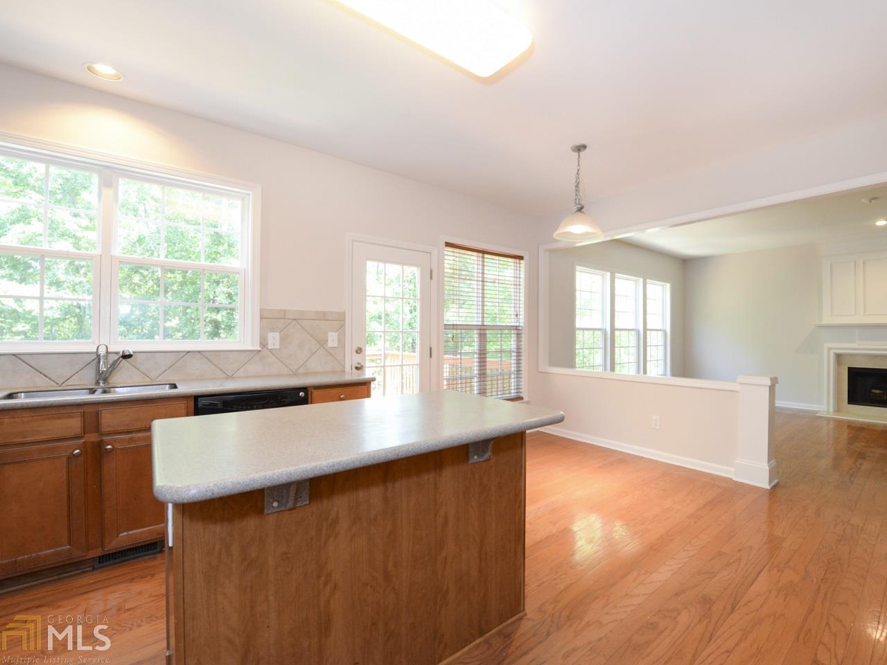 520 Hammersmith Dr, Suwanee, GA 30024 photo 10