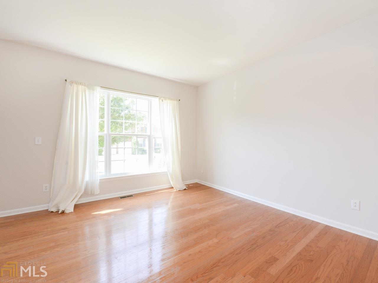 520 Hammersmith Dr, Suwanee, GA 30024 photo 6