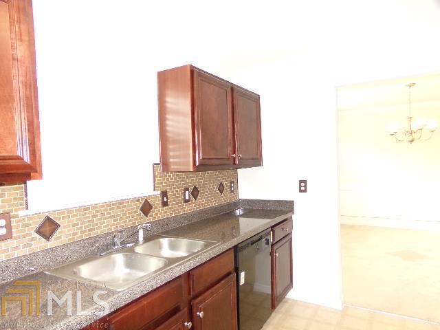 392 Othello Dr, Hampton, GA 30228 photo 9
