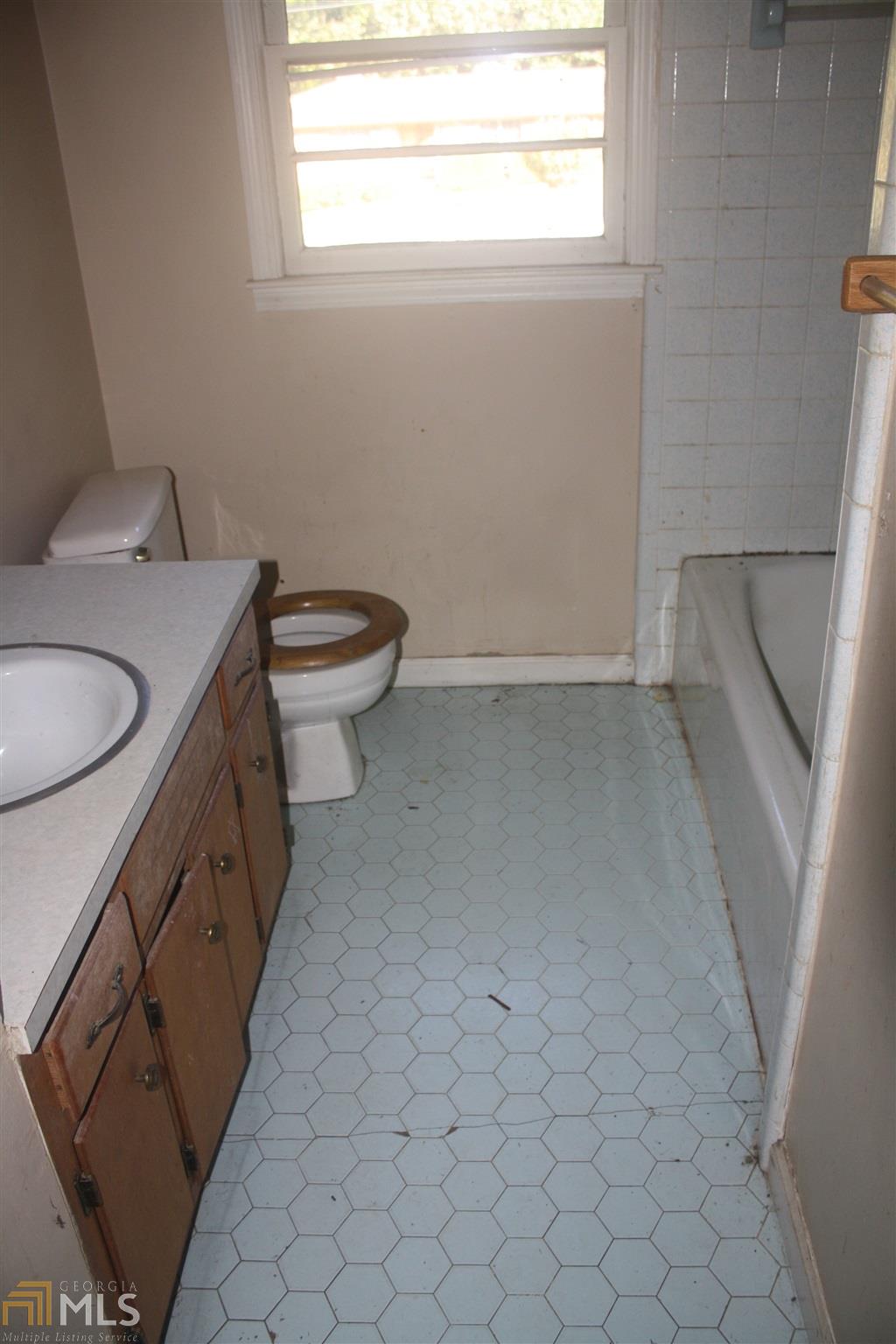 740 Collier Rd, Toccoa, GA 30577 photo 3