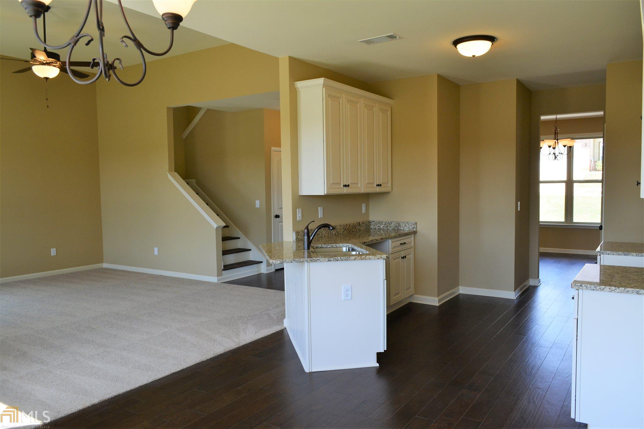 213 N Pointe Dr, Lagrange, GA 30241 photo 7