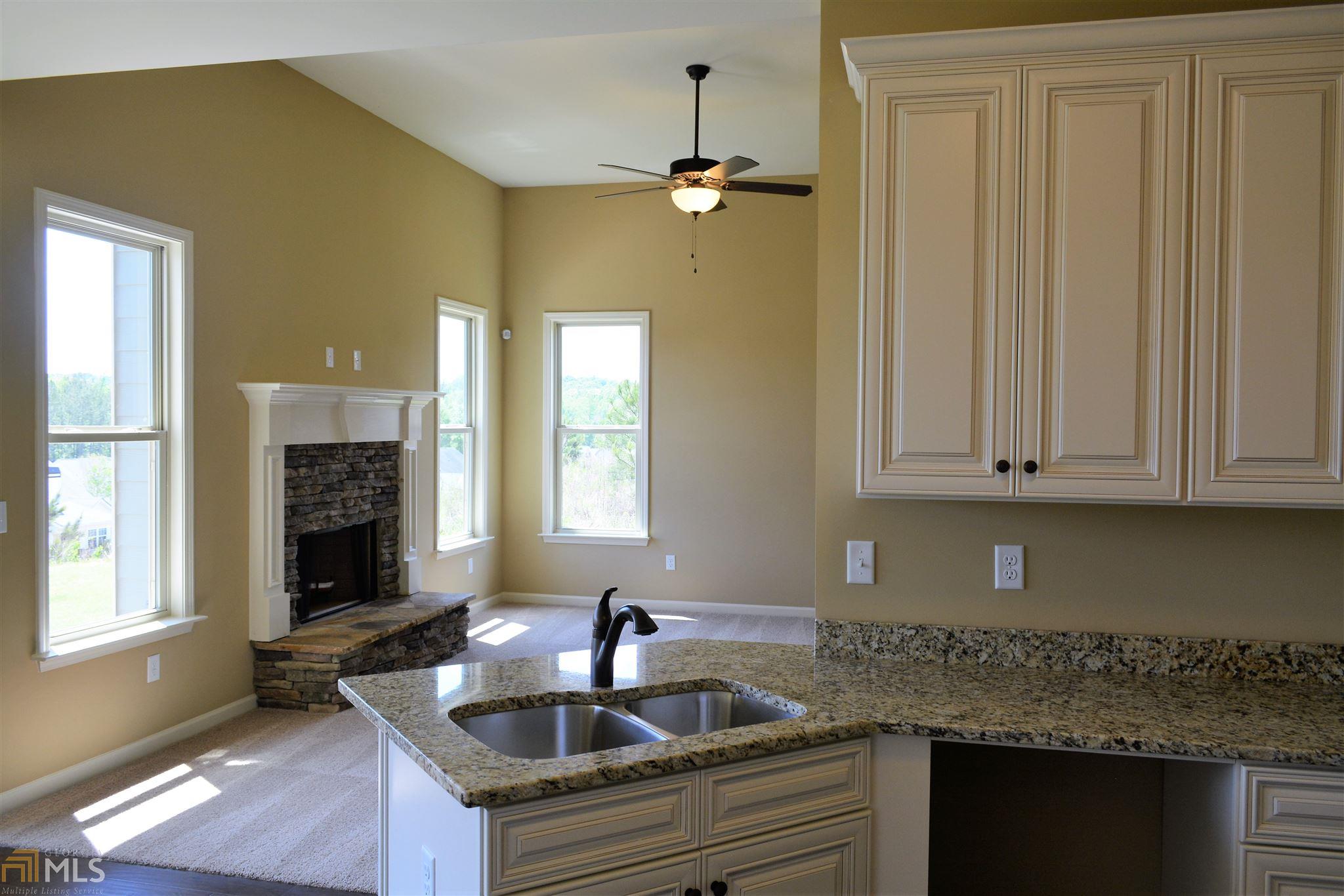 213 N Pointe Dr, Lagrange, GA 30241 photo 5