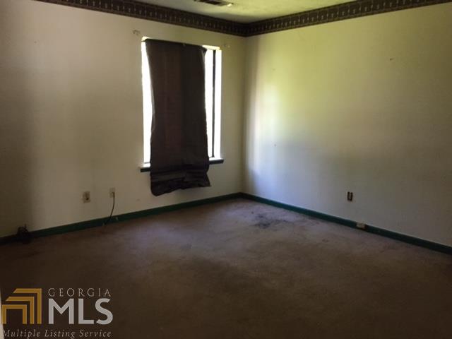 5708 Phillips Dr, Morrow, GA 30260 photo 7