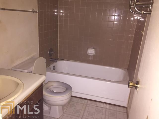 5708 Phillips Dr, Morrow, GA 30260 photo 8