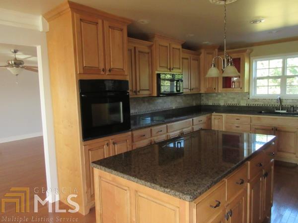 21 Smith St, Royston, GA 30662 photo 5