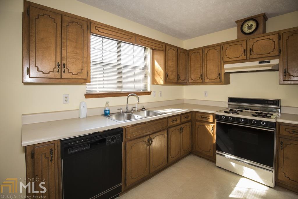 1305 Bugle Ct, Hampton, GA 30228 photo 11