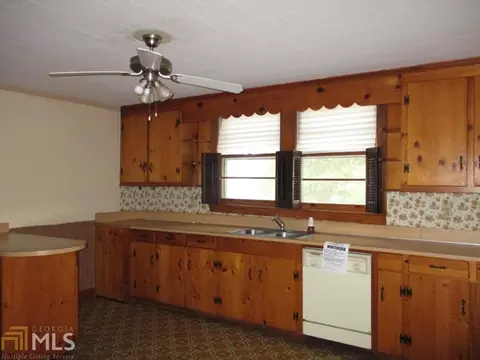 2103 33rd St, Valley, AL 36854 photo 5