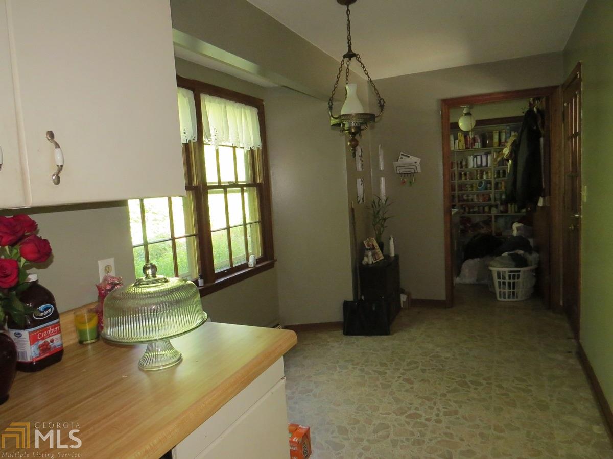 472 Valley Dr, Toccoa, GA 30577 photo 2