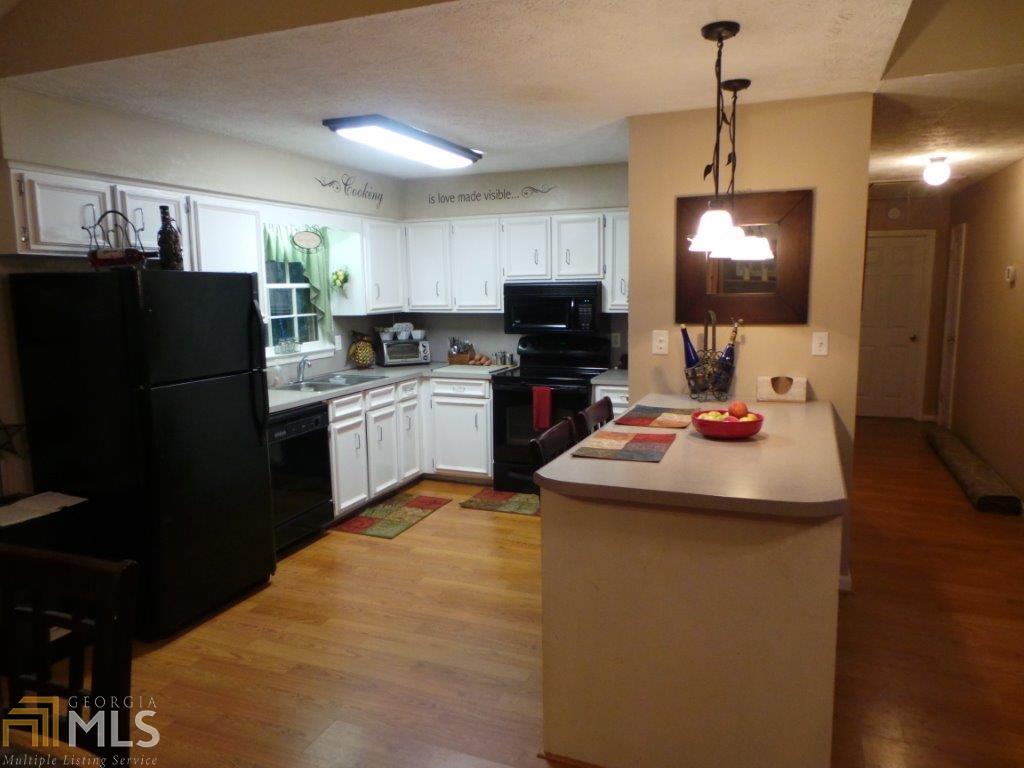 111 Heatherbrook Dr, Lagrange, GA 30240 photo 2