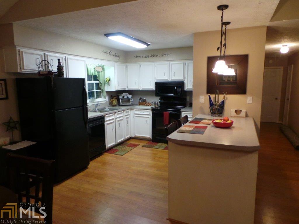 111 Heatherbrook Dr, Lagrange, GA 30240 photo 3