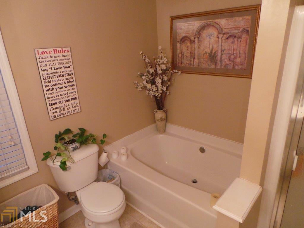 111 Heatherbrook Dr, Lagrange, GA 30240 photo 8