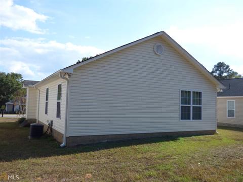 126 Pinehurst Ct, Dublin, GA 31021 photo 2