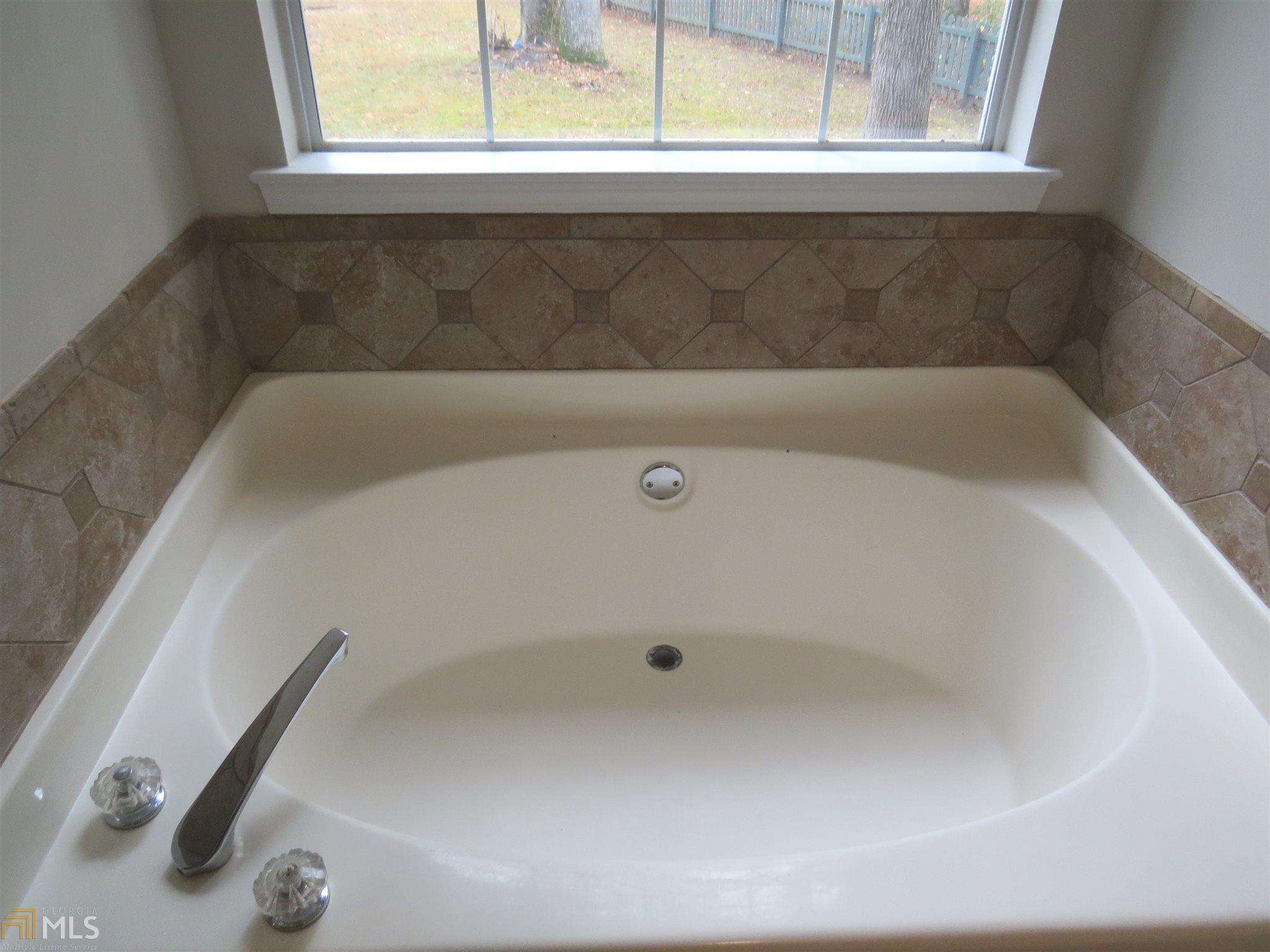 1974 Atha Woods Dr, Monroe, GA 30655 photo 7