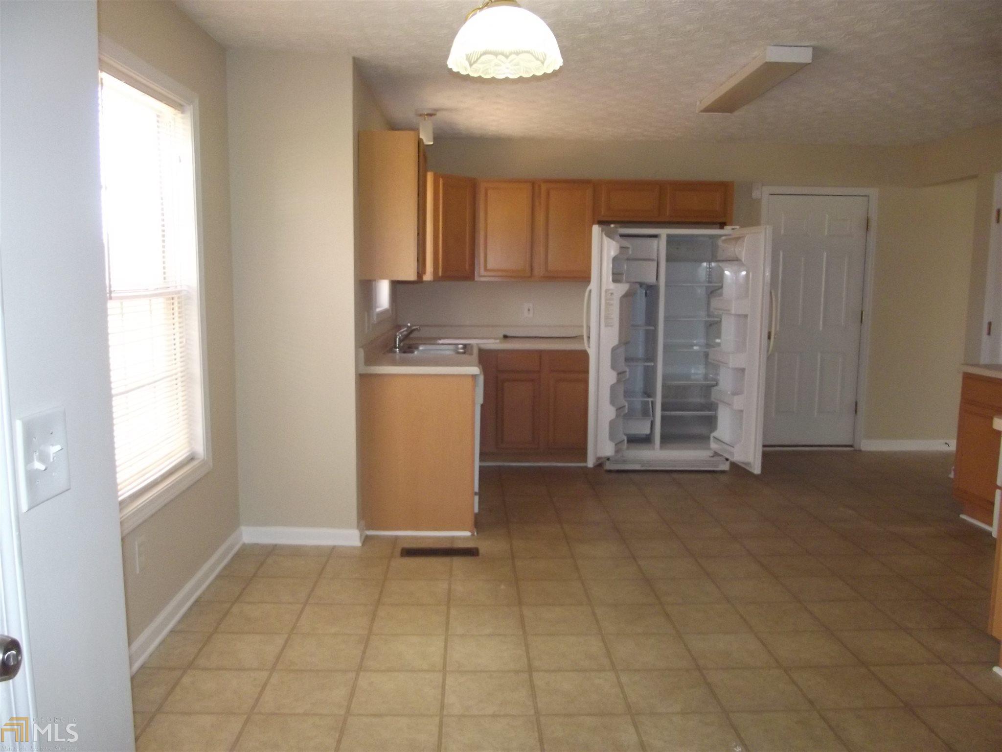 165 Fieldstone Ln, Covington, GA 30016 photo 8