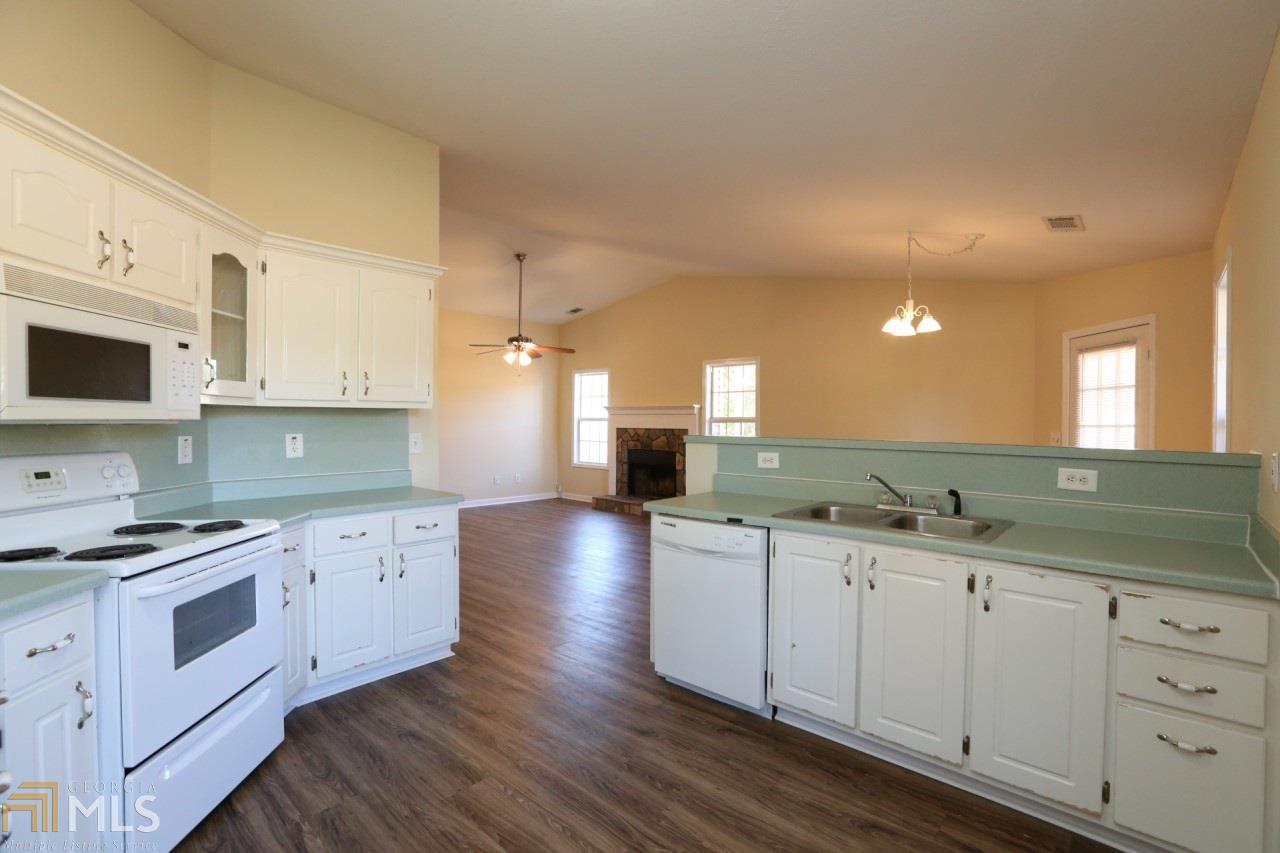 100 Kevins Dr, Hampton, GA 30228 photo 13
