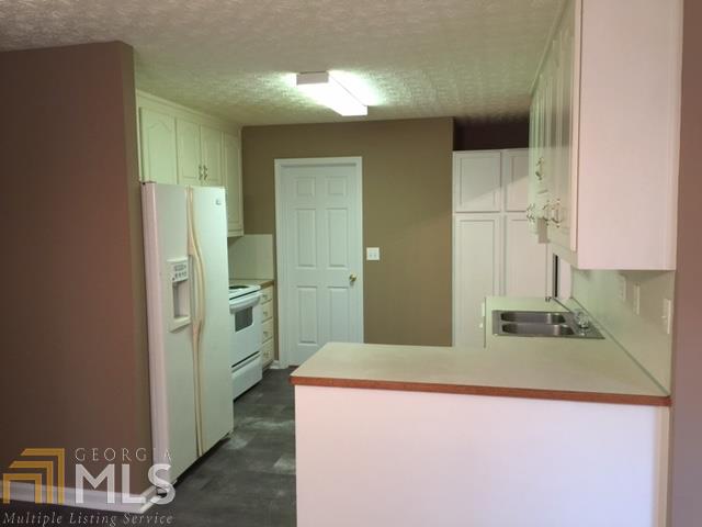 370 Trelawney Cir, Covington, GA 30016 photo 12