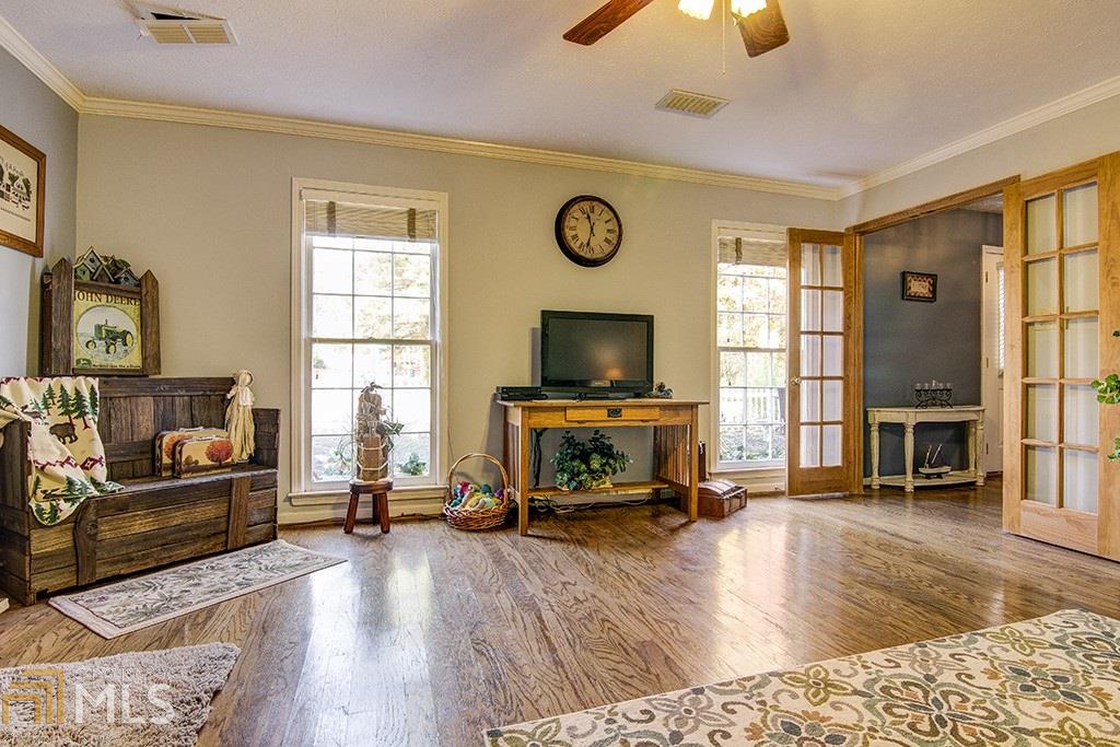 568 Taylor Rd, Suwanee, GA 30024 photo 4