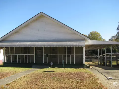 1209 E 3rd Ave, Lanett, AL 36863 photo 1