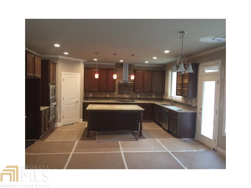 2092 Democracy Dr, Buford, GA 30519 photo 3