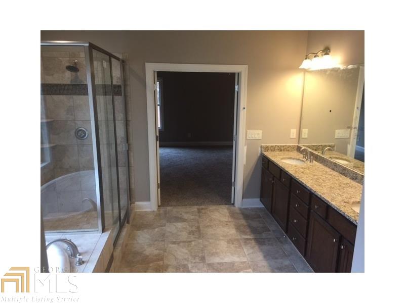 2092 Democracy Dr, Buford, GA 30519 photo 6