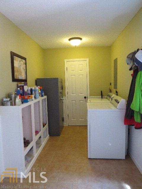 305 Regency Cir, Dublin, GA 31021 photo 8