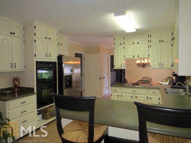 305 Regency Cir, Dublin, GA 31021 photo 4