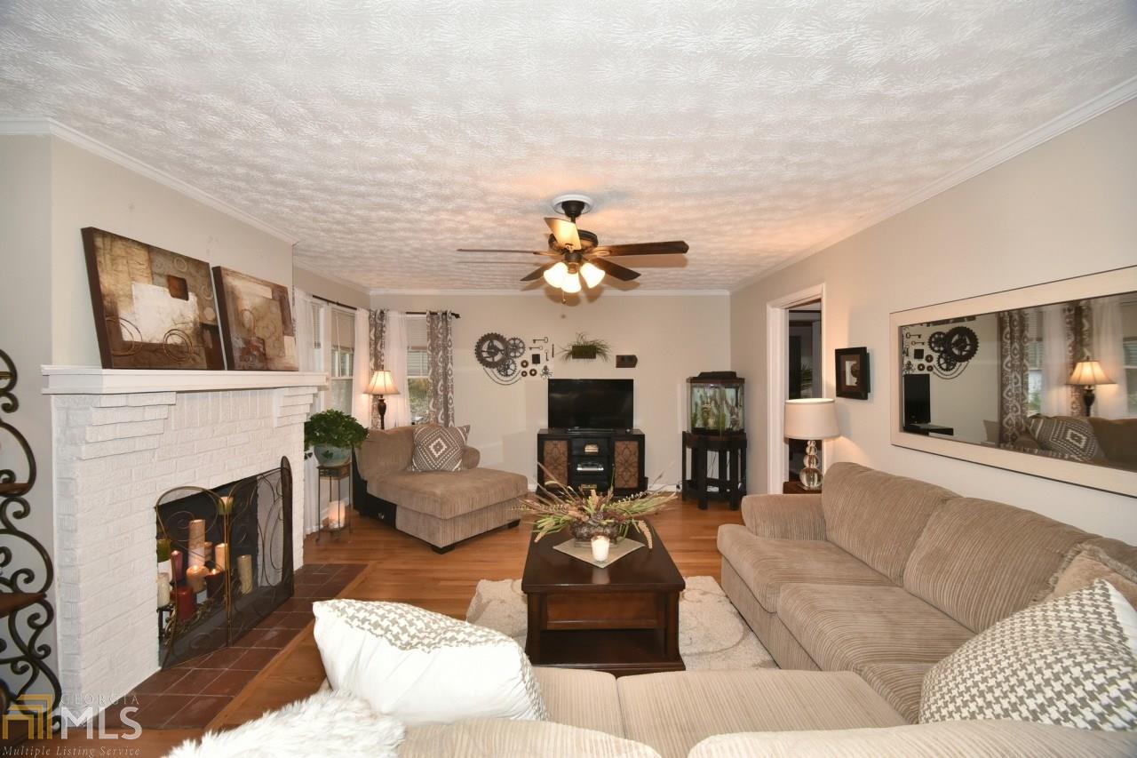 202 Griffith St, Winder, GA 30680 photo 3