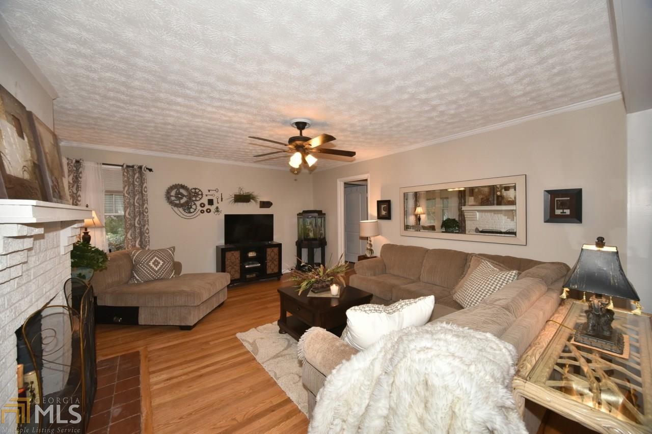 202 Griffith St, Winder, GA 30680 photo 2
