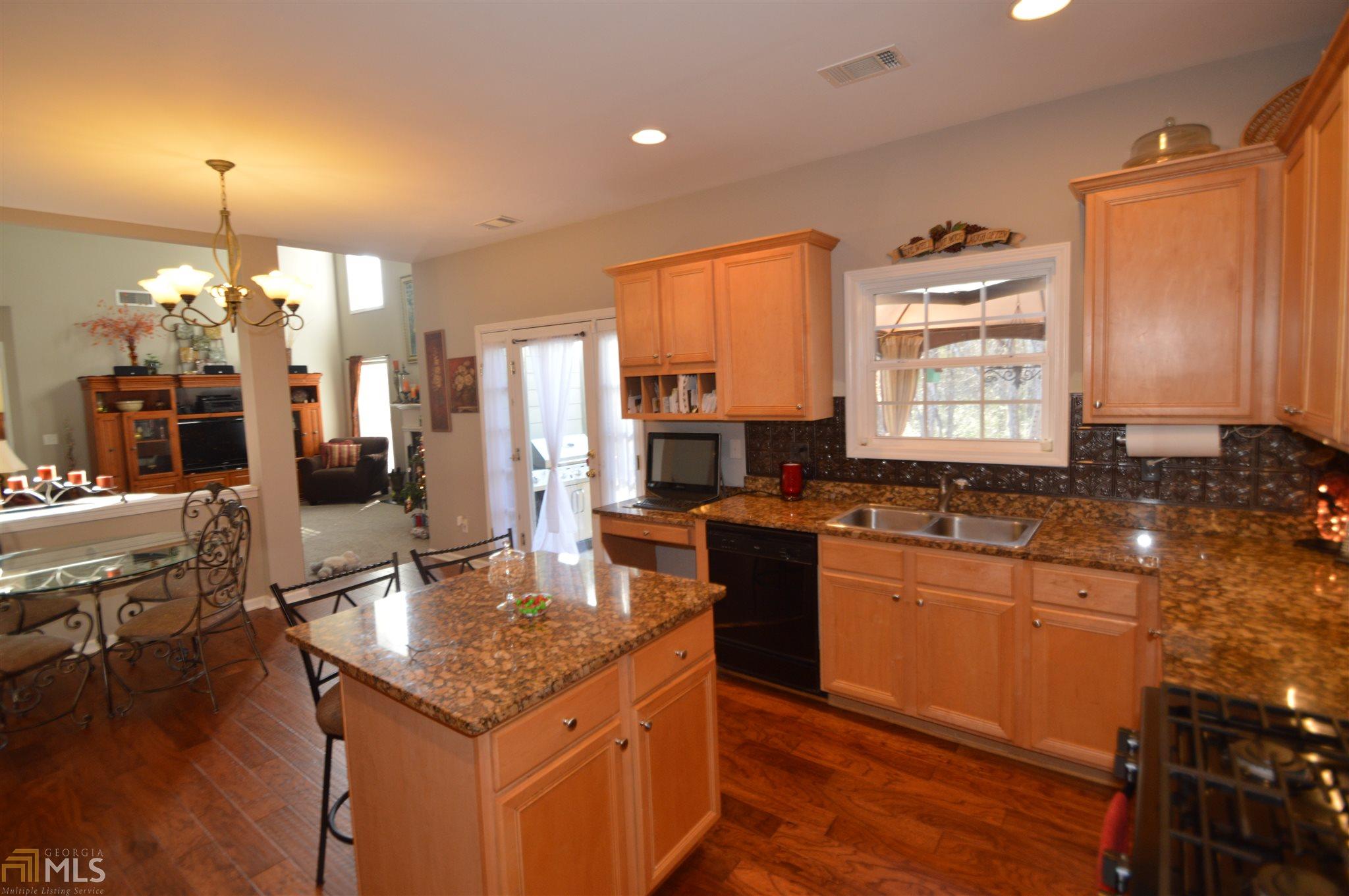 308 Meadowcrest Cir, Canton, GA 30115 photo 3