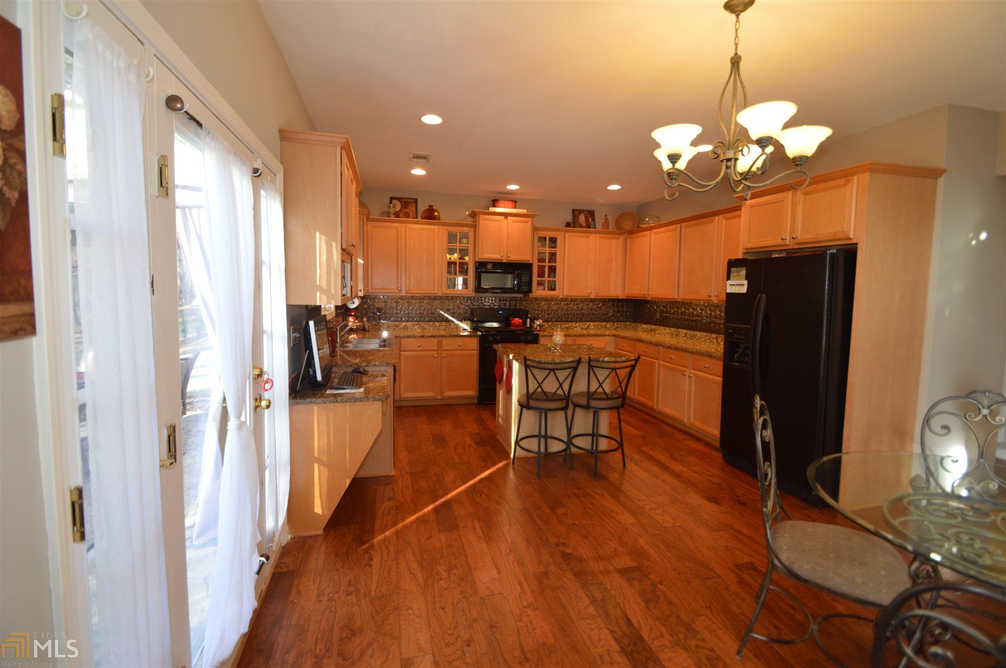 308 Meadowcrest Cir, Canton, GA 30115 photo 4