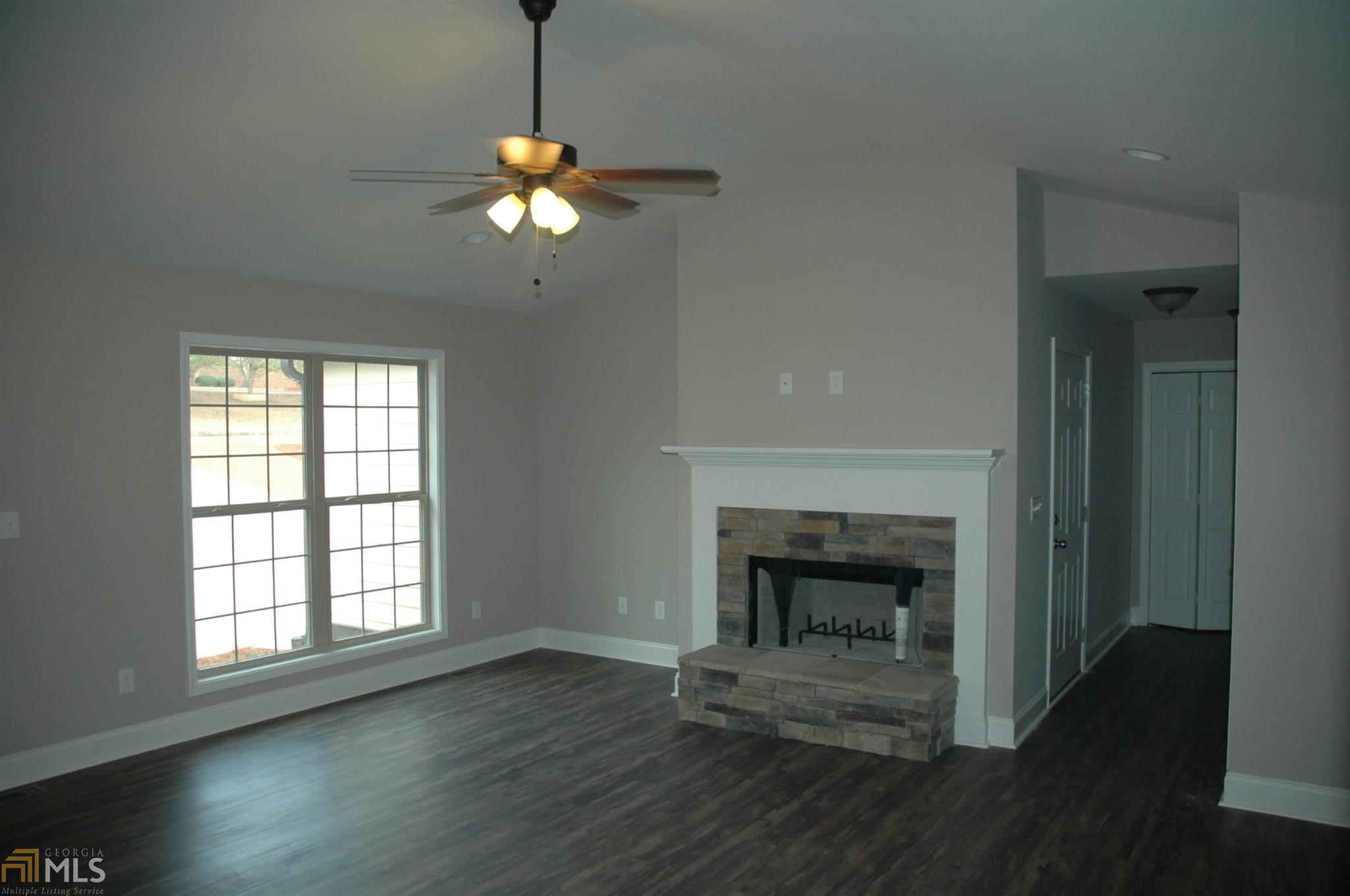 145 Wellington Dr, Lagrange, GA 30240 photo 2