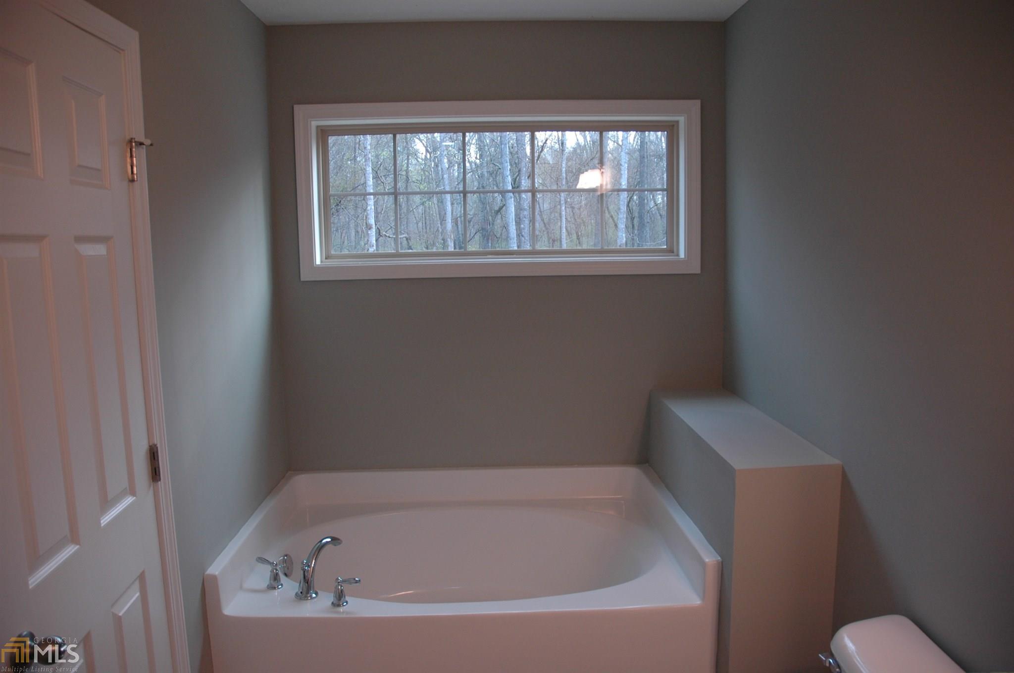 145 Wellington Dr, Lagrange, GA 30240 photo 10