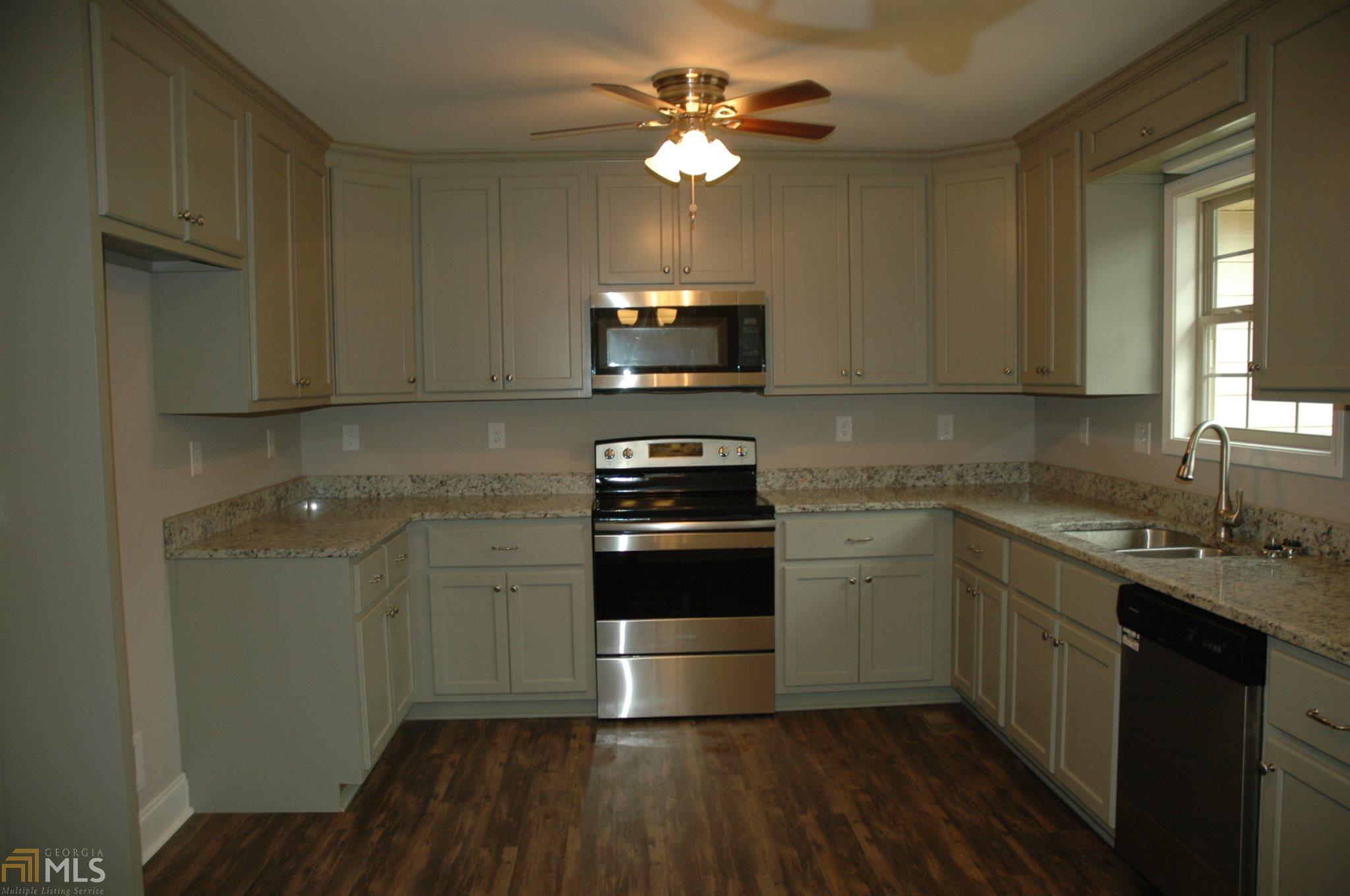 145 Wellington Dr, Lagrange, GA 30240 photo 3