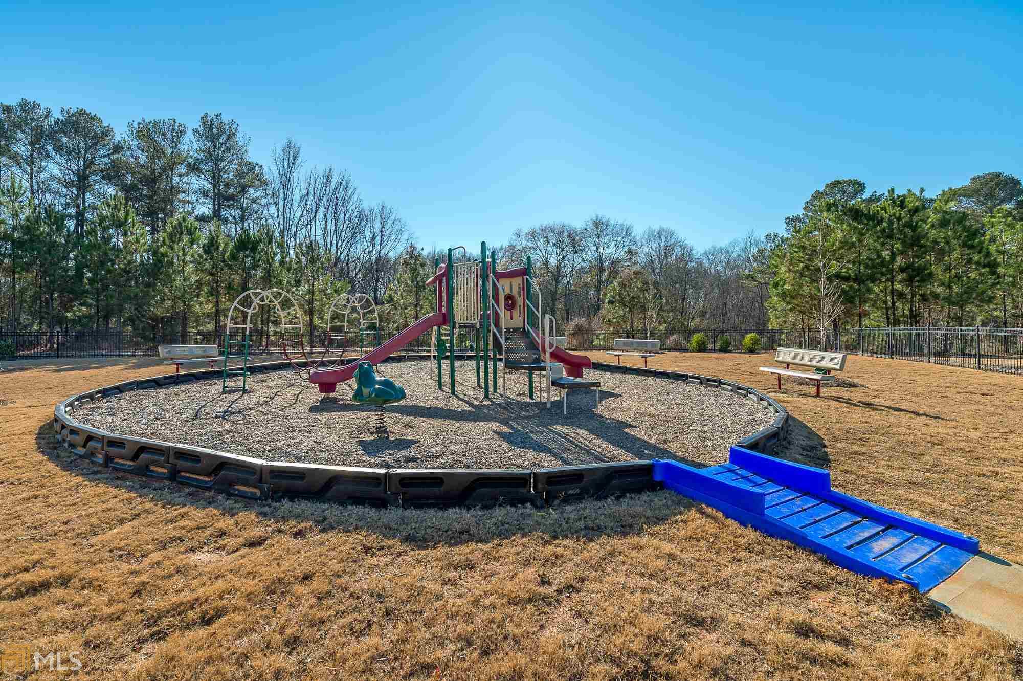 6137 Heisler St, Rex, GA 30273 photo 4