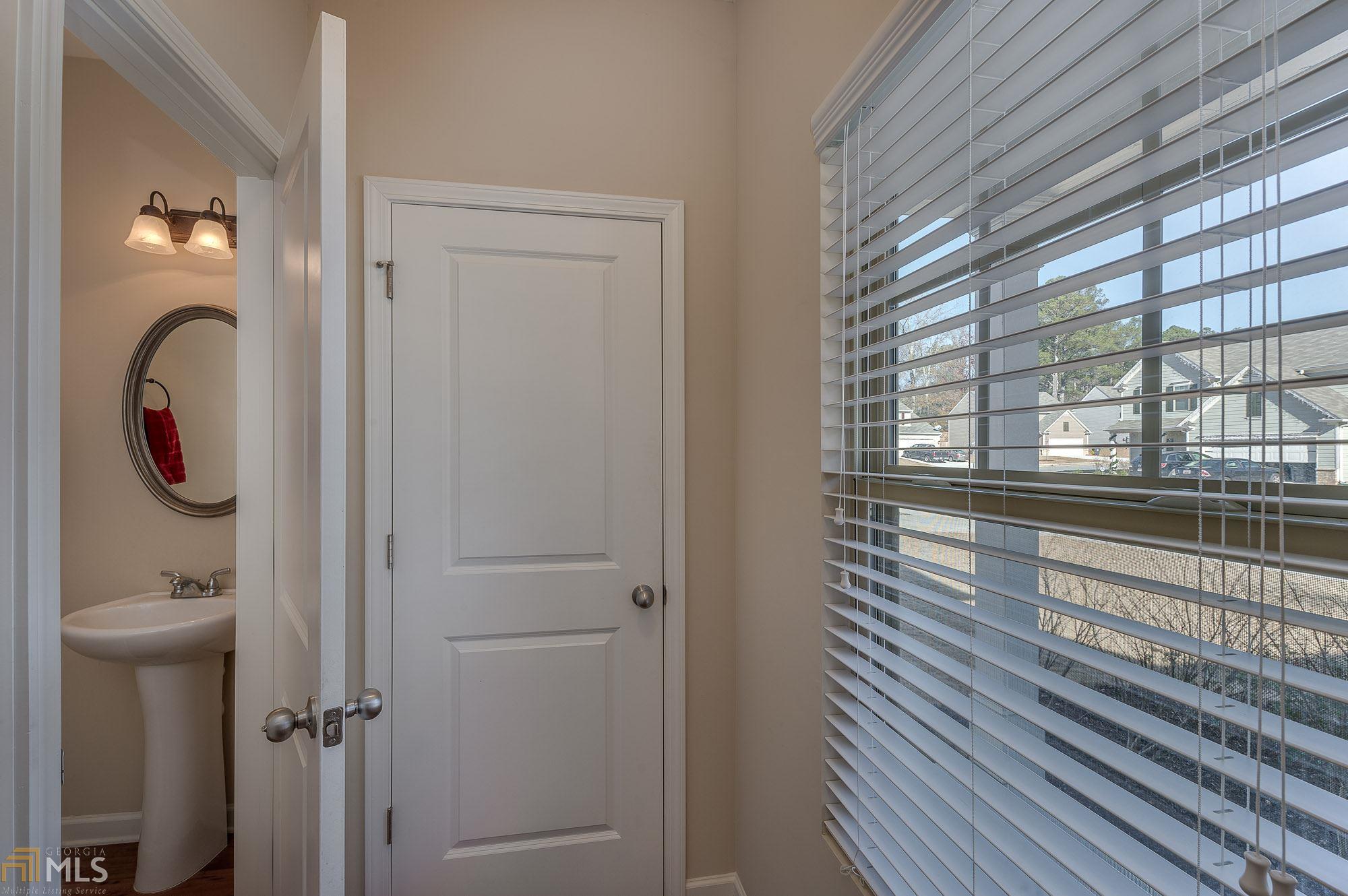 6137 Heisler St, Rex, GA 30273 photo 10
