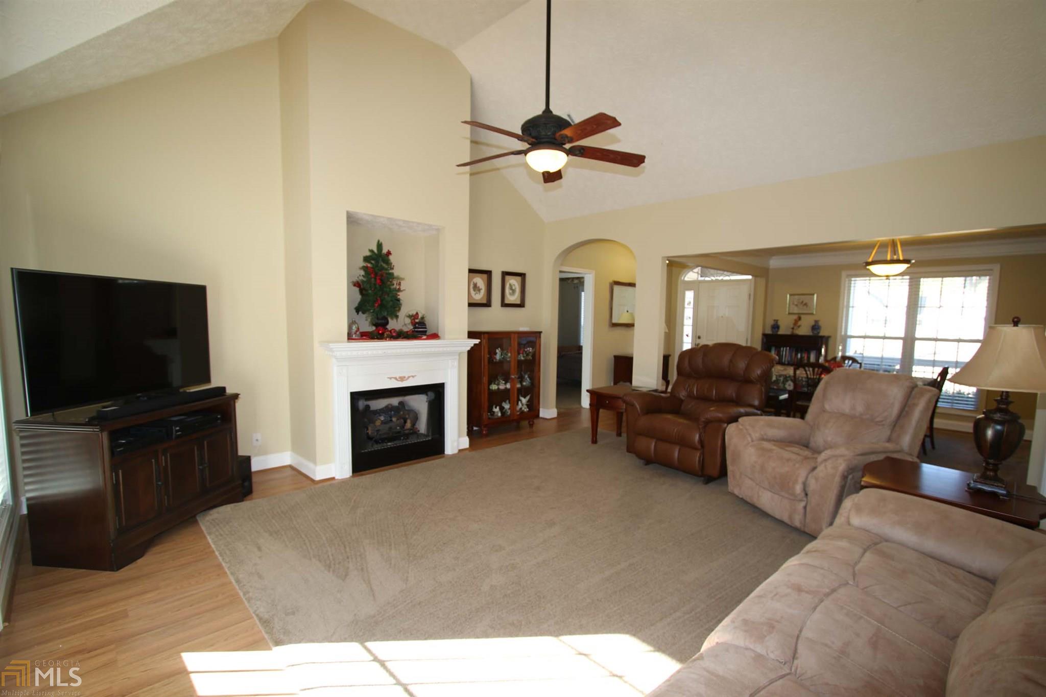 121 Copper Creek Dr, Lagrange, GA 30240 photo 2