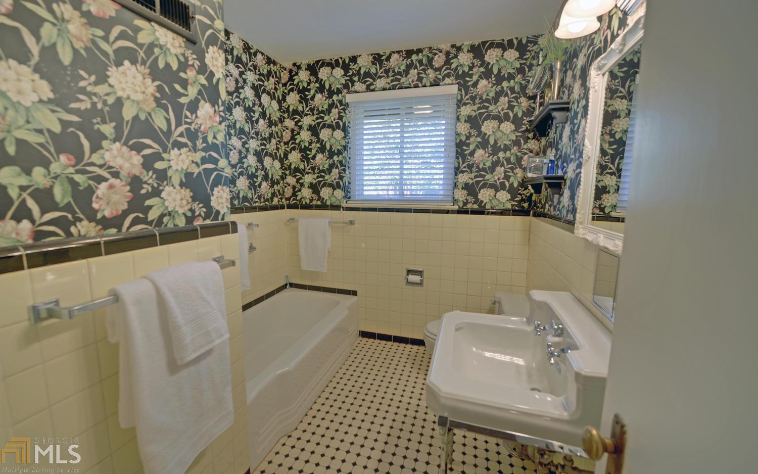 408 Chenocetah Dr, Cornelia, GA 30531 photo 12