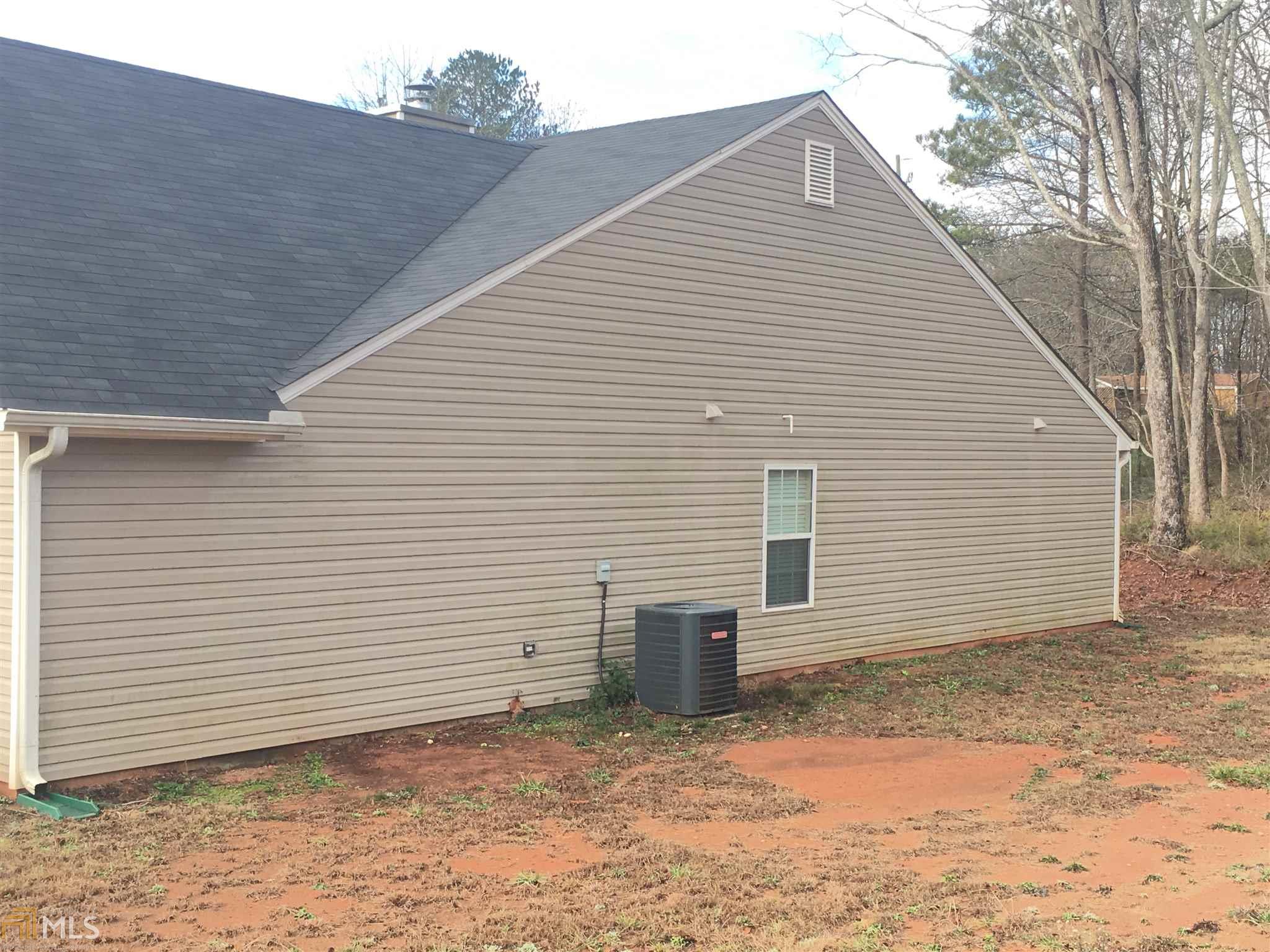 581 Matt Ln, Bethlehem, GA 30620 photo 3