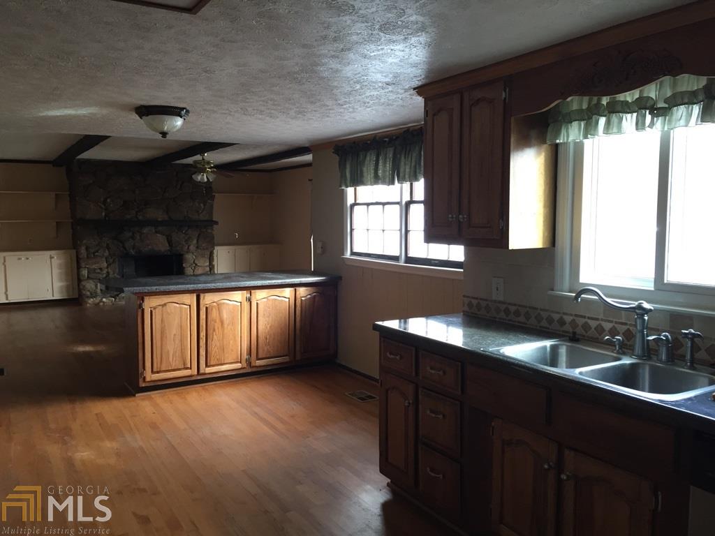 850 Skyline Dr, Covington, GA 30014 photo 3
