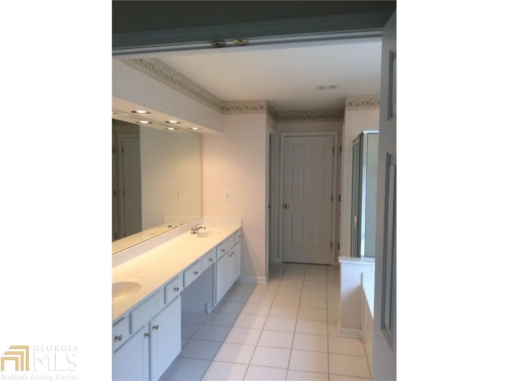 520 Midhurst Pl, Suwanee, GA 30024 photo 9