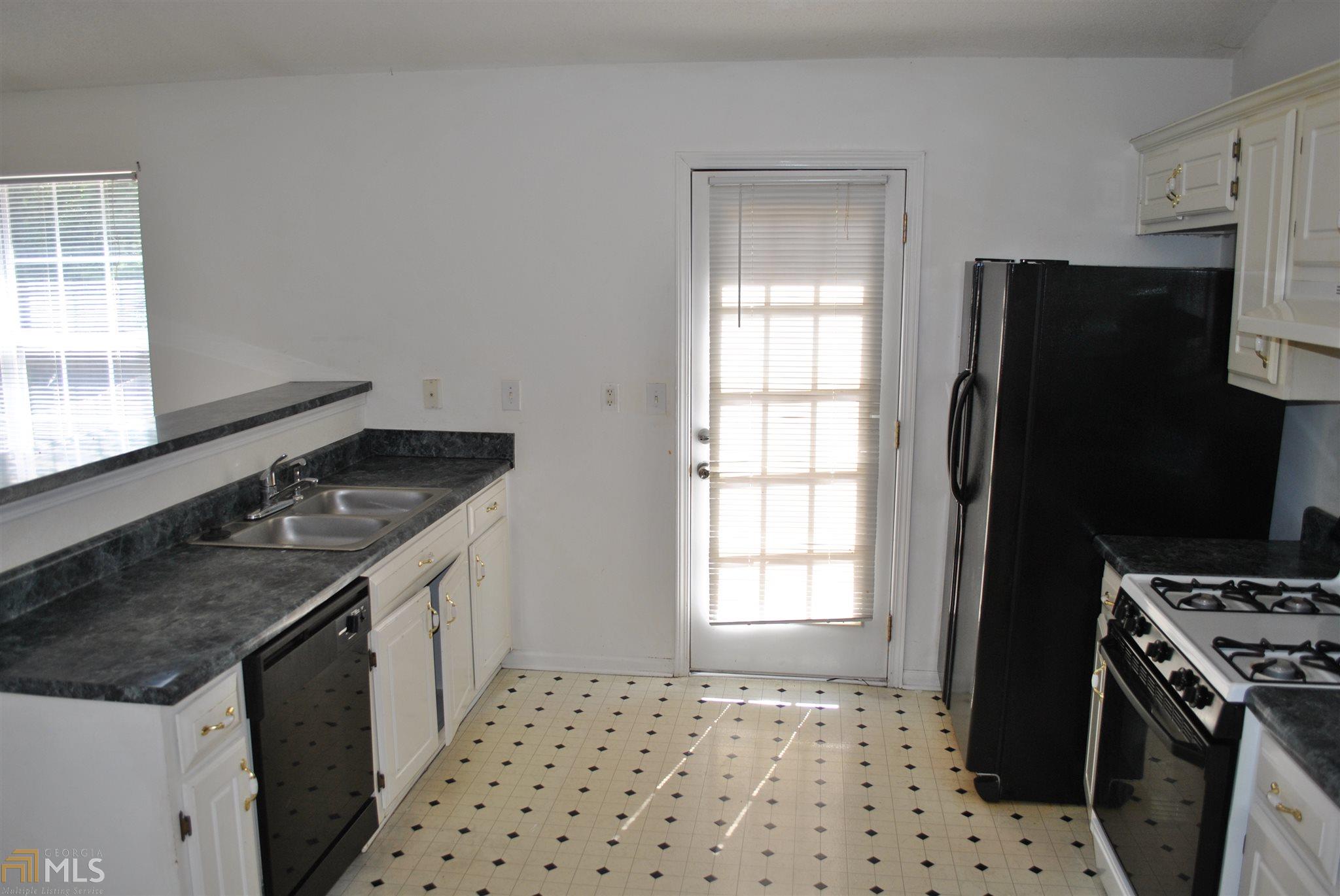 10781 Barberry Dr, Hampton, GA 30228 photo 5