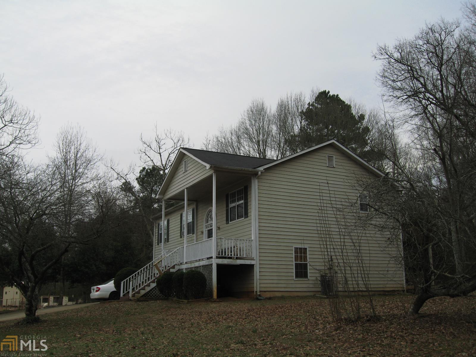 1027 River Bluff Dr, Winder, GA 30680 photo 2